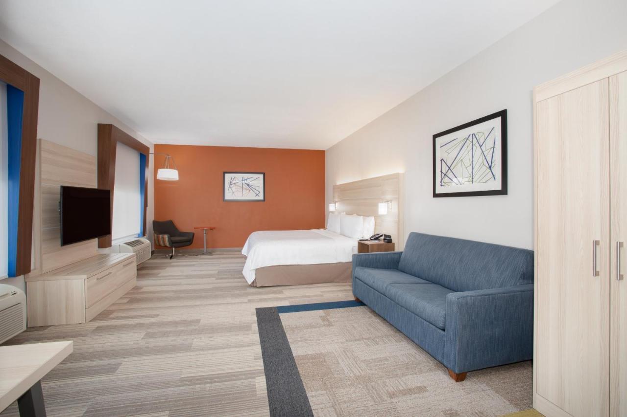 Holiday Inn Express & Suites Phoenix Glendale Dist By Ihg Room photo