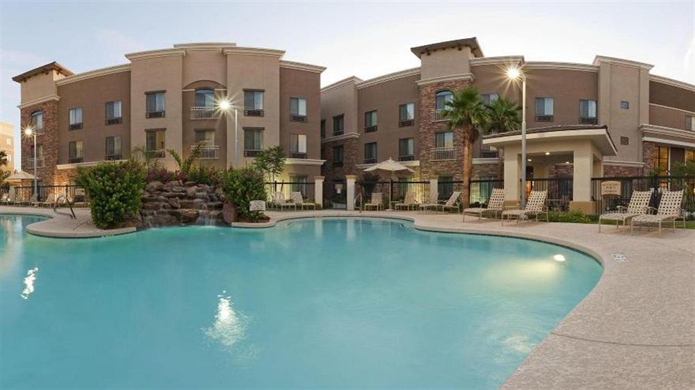 Holiday Inn Express & Suites Phoenix Glendale Dist By Ihg Exterior photo