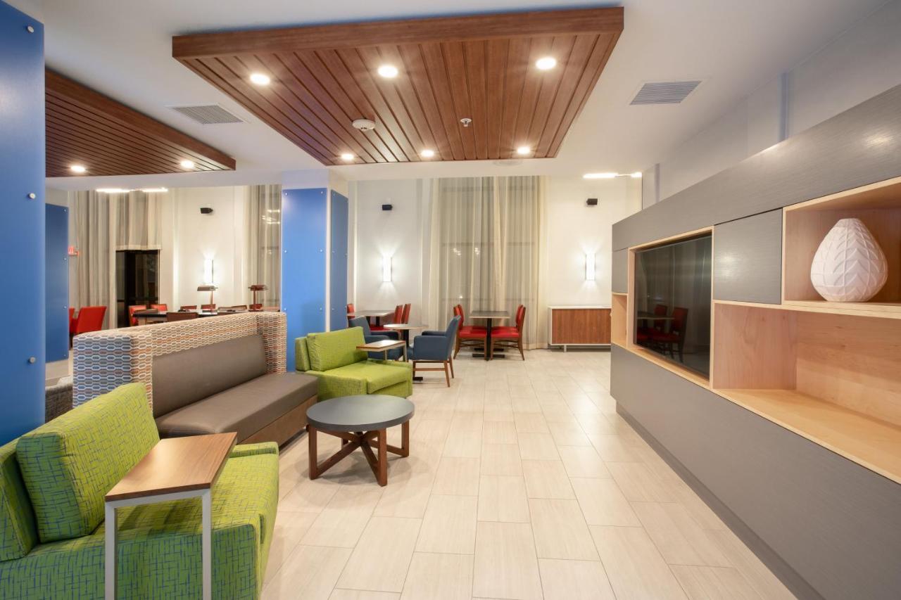 Holiday Inn Express & Suites Phoenix Glendale Dist By Ihg Exterior photo