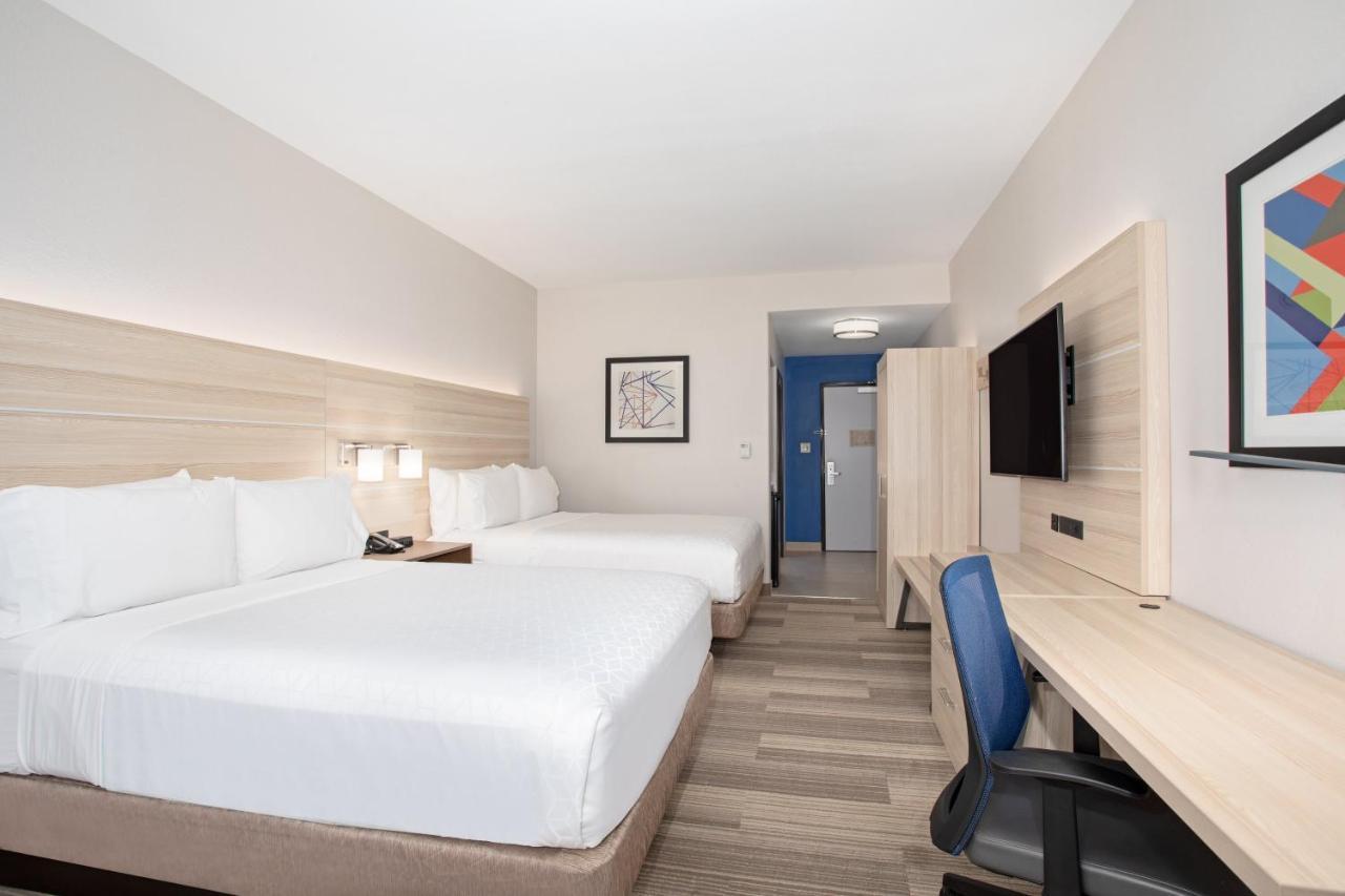 Holiday Inn Express & Suites Phoenix Glendale Dist By Ihg Exterior photo