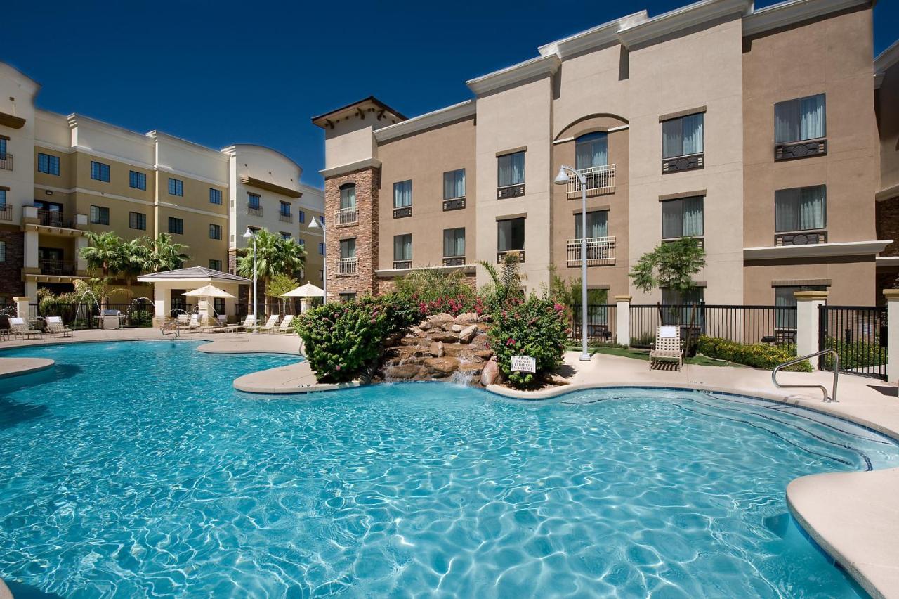 Holiday Inn Express & Suites Phoenix Glendale Dist By Ihg Exterior photo