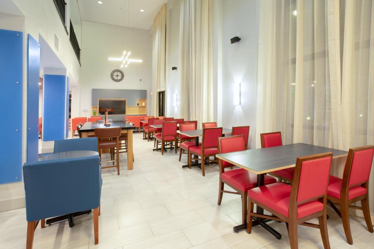 Holiday Inn Express & Suites Phoenix Glendale Dist By Ihg Exterior photo